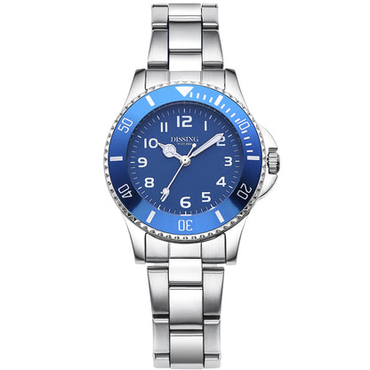 Dissing barnaur til børn. VIð bláari skivu og stórum tølum. Vøkur silvur keta og hvít bakrund. 